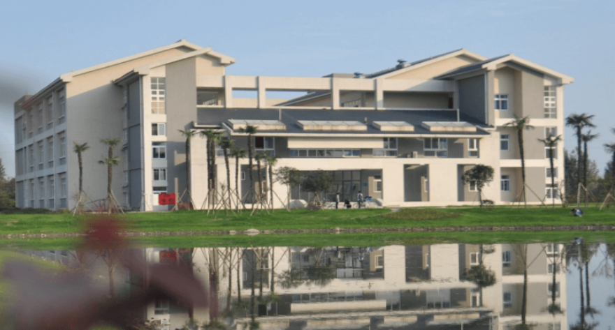 逻科斯考研：欢迎学子报考成都医学院研究生！