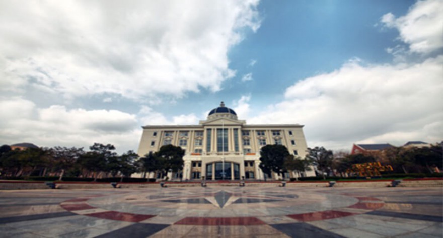 逻科斯考研：欢迎学子报考上海外国语大学研究生！