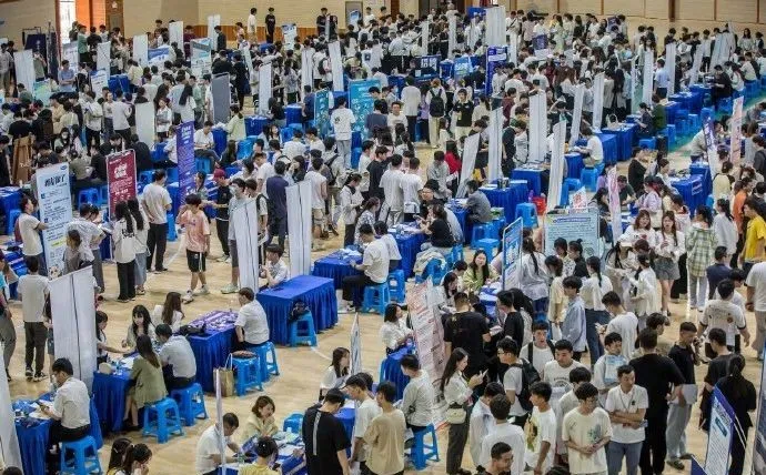 逻科斯考研：多少00后困在第一学历里！985研究生救得了双非本科吗？